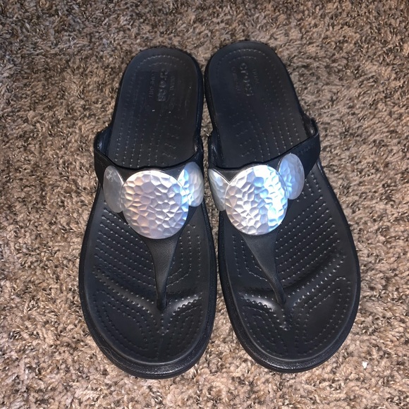 crocs with silver circle